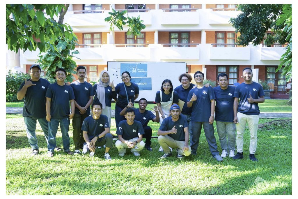 foto bersama setelah mengikuti permainan internalisasi nilai-nilai MDPI