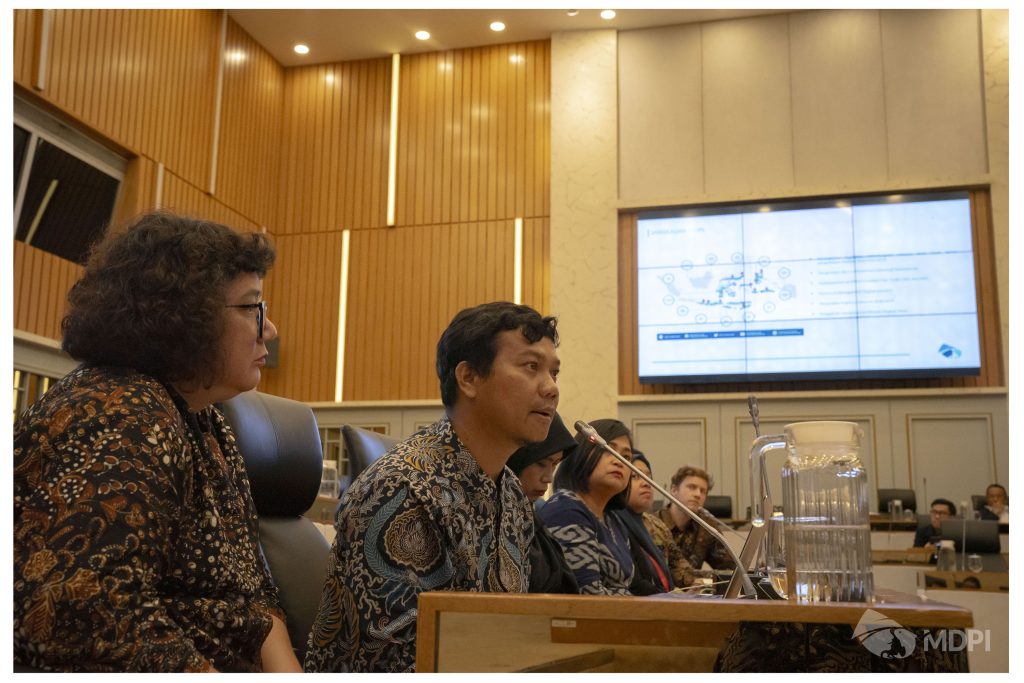 Putra Satria Timur menyampaikan pendapat