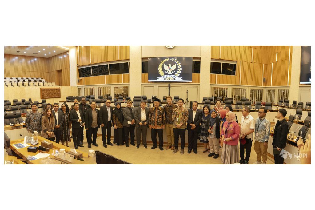 Foto bersama anggota Dewan Perwakilan Rakyat Republik Indonesia bersama Jaringan Mitra Pembangunan (Rabu, 21 Januari 2026)