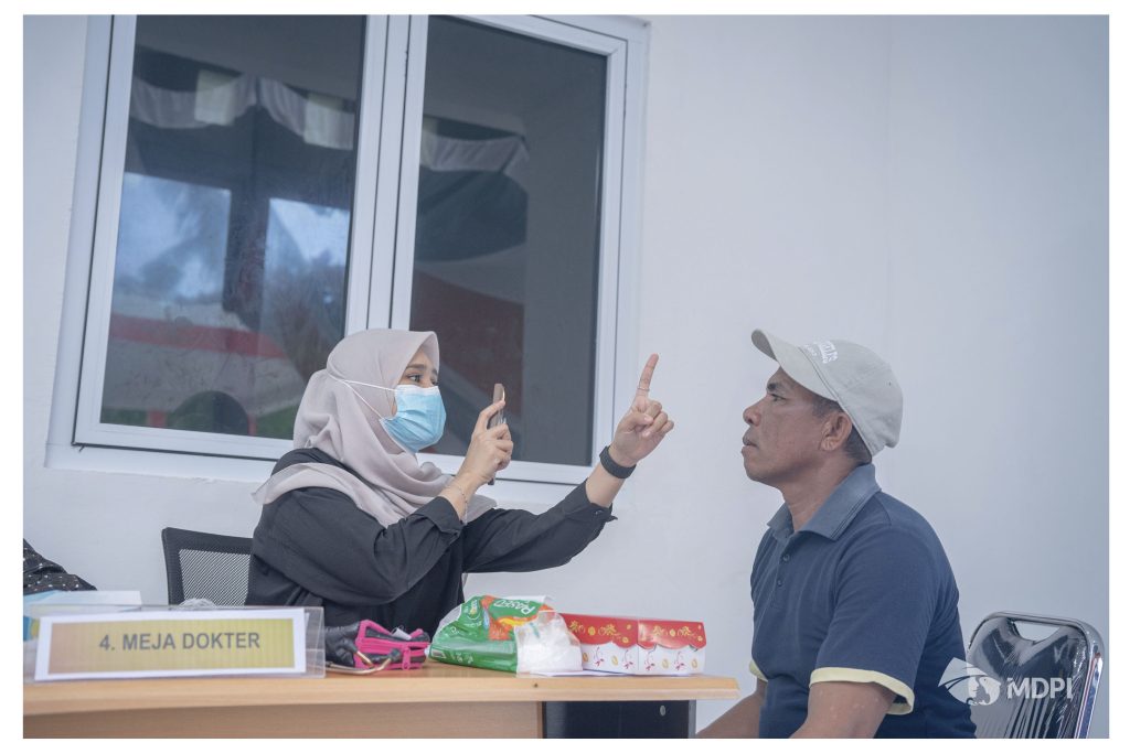 Pemeriksaan kesehatan nelayan.