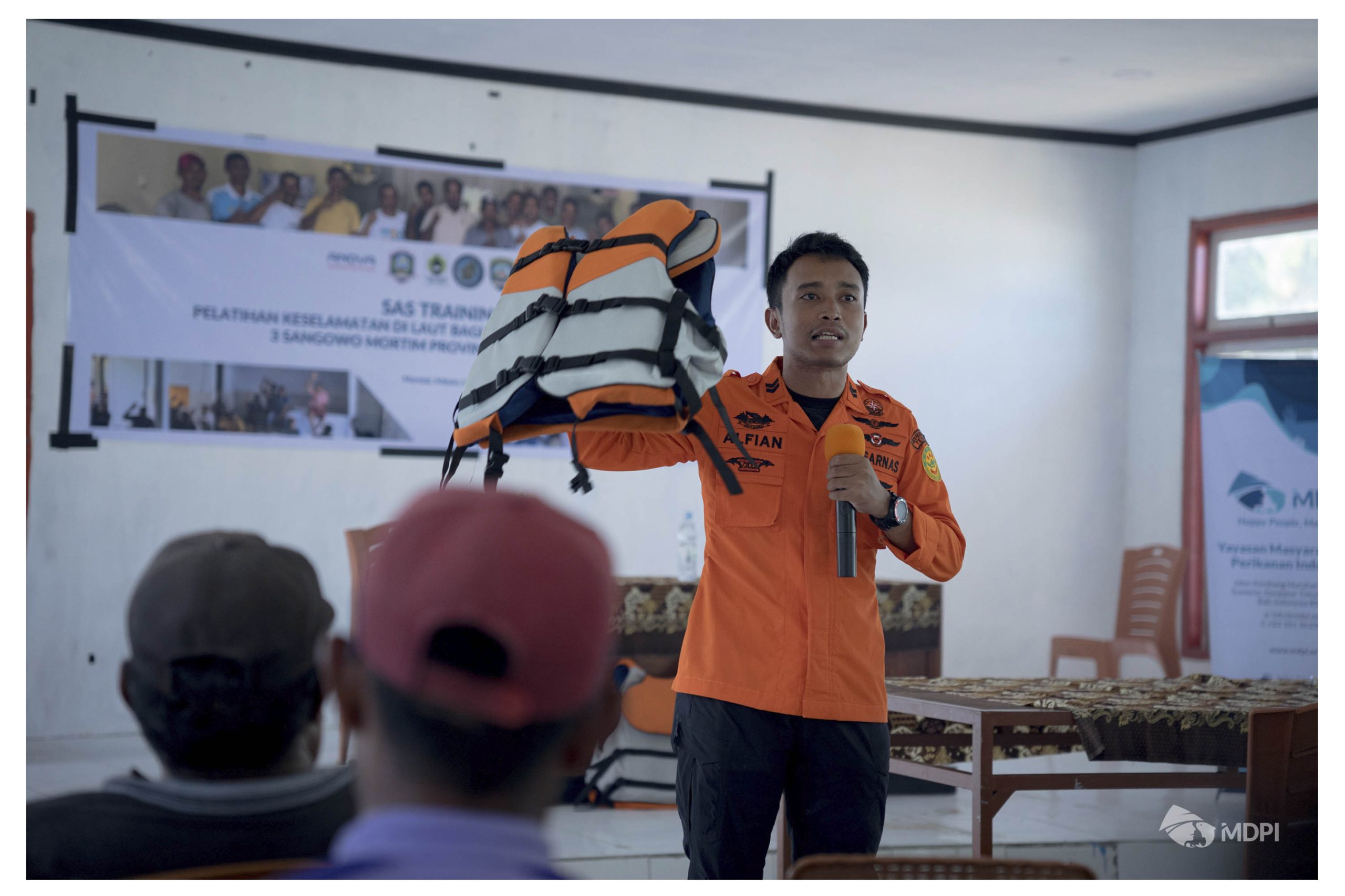BASARNAS Ternate, Pelampung, life jacket